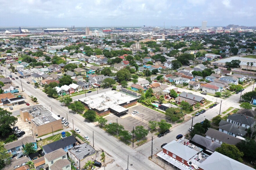 More Photos Of 3828 Avenue N, Galveston Hospital For Lease