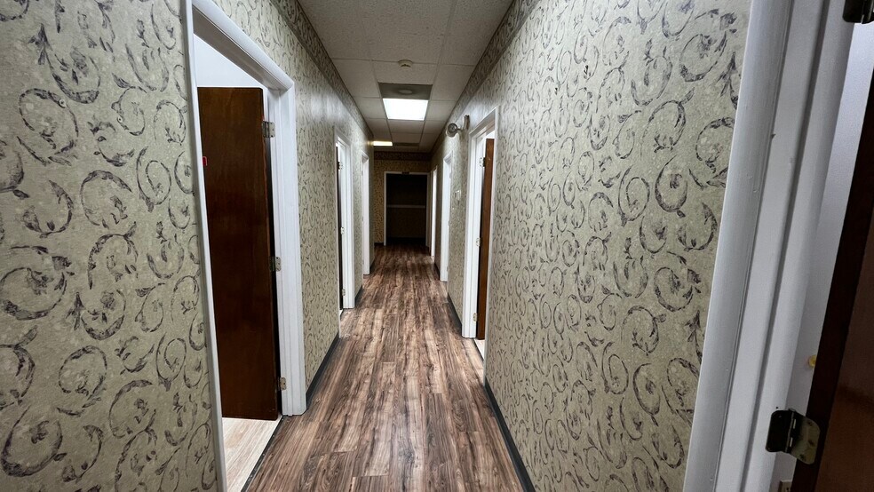 More Photos Of 25 S Broad St, Nazareth Medical For Lease