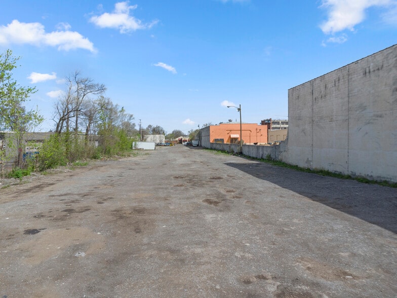 More Photos Of 14321 W Warren Ave, Dearborn Land For Lease