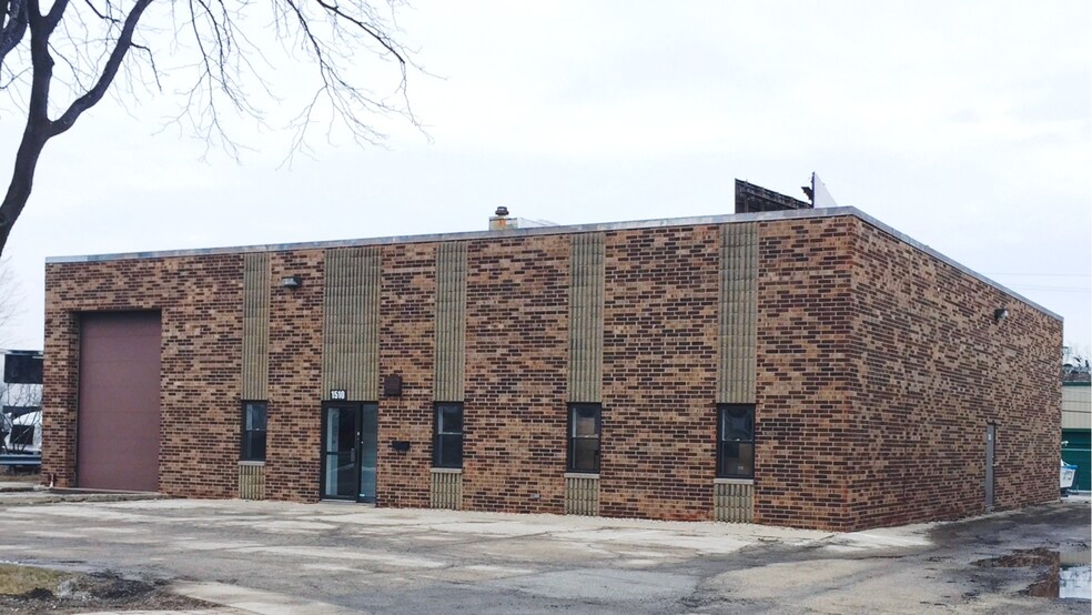 Primary Photo Of 1510 Paddock Dr, Northbrook Warehouse For Lease