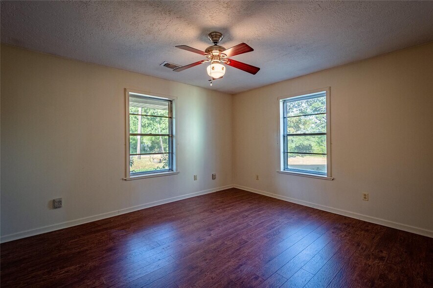 More Photos Of 1213 Lakeland Loop, Hilltop Lakes Specialty For Sale