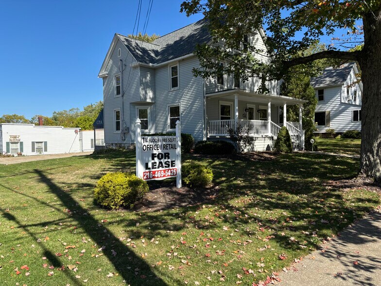 More Photos Of 150 Court St, Chardon Office Residential For Lease