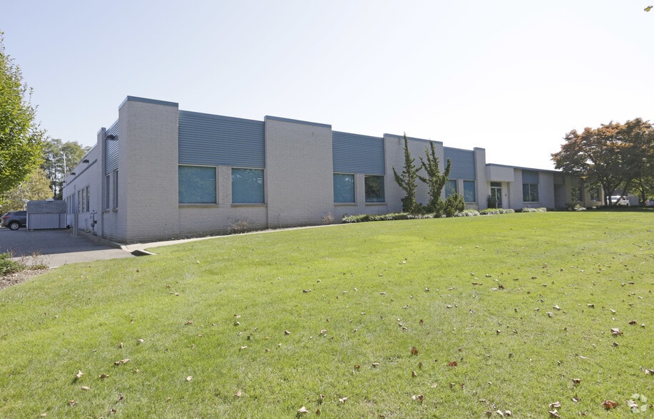 More Photos Of 145 Marcus Blvd, Hauppauge Office For Lease