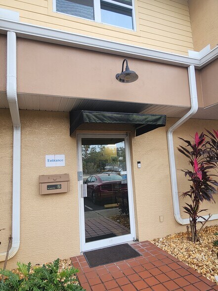 More Photos Of 2105 Drew St, Clearwater Office For Sale
