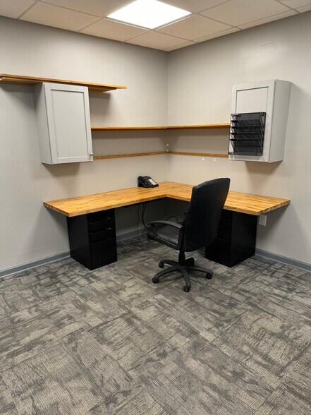 More Photos Of 2511 W Bay St, Savannah Service For Lease