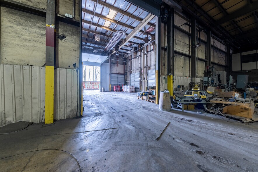 More Photos Of 714 Braddock View Dr, Mount Braddock Warehouse For Lease