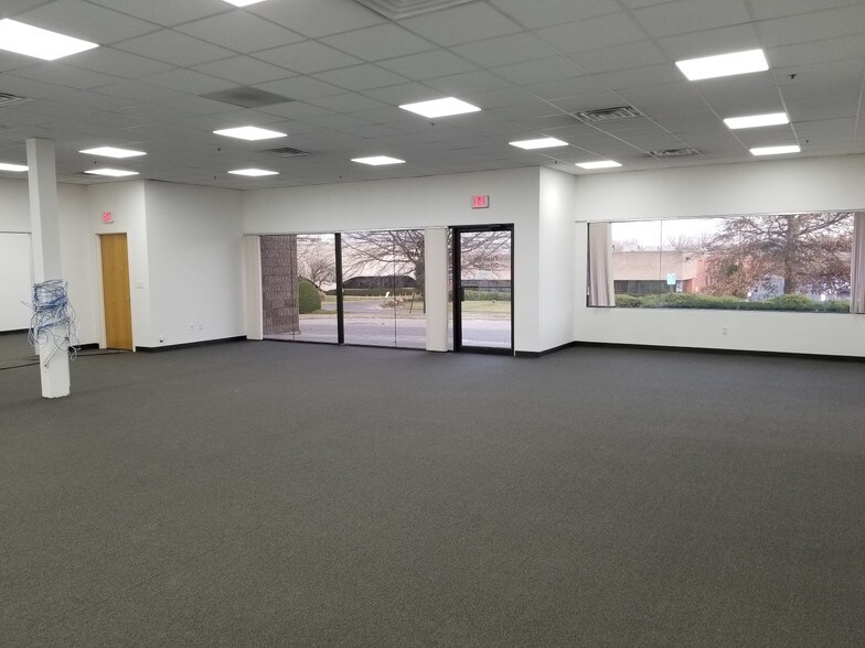 More Photos Of 90 Adams Ave, Hauppauge Office For Lease