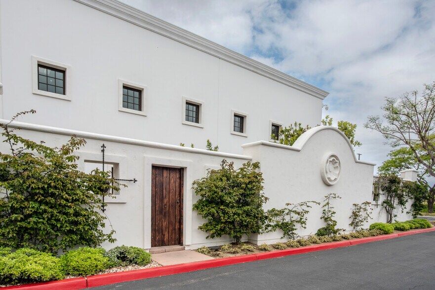 More Photos Of 4650 Overland Ave, San Diego Light Manufacturing For Lease