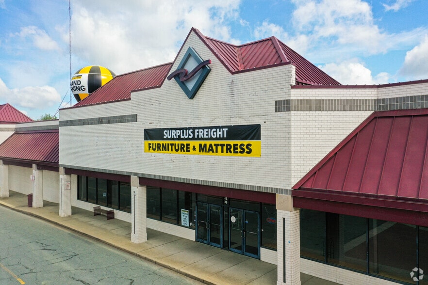 More Photos Of 9754-9780 Midlothian Tpke, Richmond Unknown For Lease