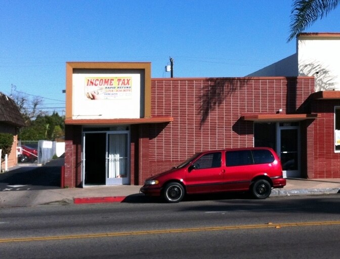 More Photos Of 1237-1247 S Main St, Santa Ana Storefront For Lease