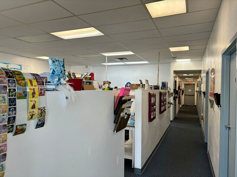 More Photos Of 200 Northern Dr, Troy Medical For Sale