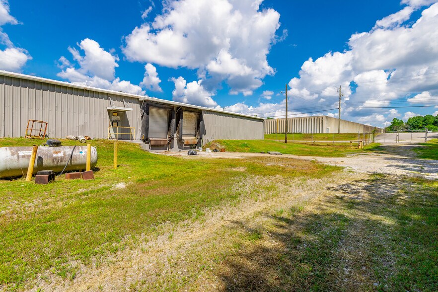 More Photos Of 1318 Underwood St, Dalton Warehouse For Lease