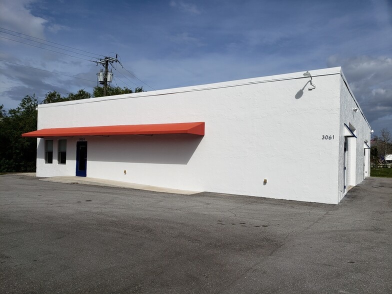 More Photos Of 3059-3061 SE Monroe St, Stuart Warehouse For Lease
