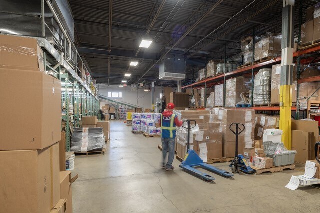 More Photos Of 100 Triangle Blvd, Carlstadt Warehouse For Lease