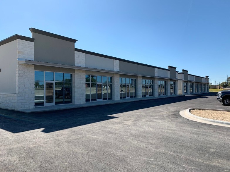 Primary Photo Of 2020 W Stan Schlueter Loop, Killeen Restaurant For Lease