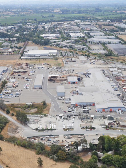 More Photos Of 5900 Pruitt Ave, Windsor Warehouse For Lease