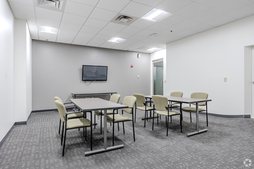 More Photos Of 1718-1720 NW Peachtree St, Atlanta Office For Lease