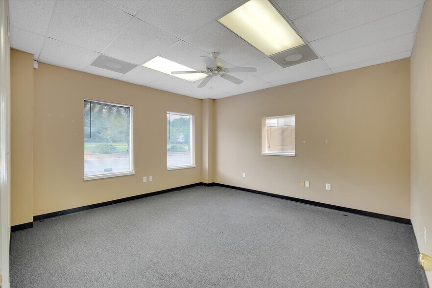 More Photos Of 3361 Highway 29 N, Belton Warehouse For Sale