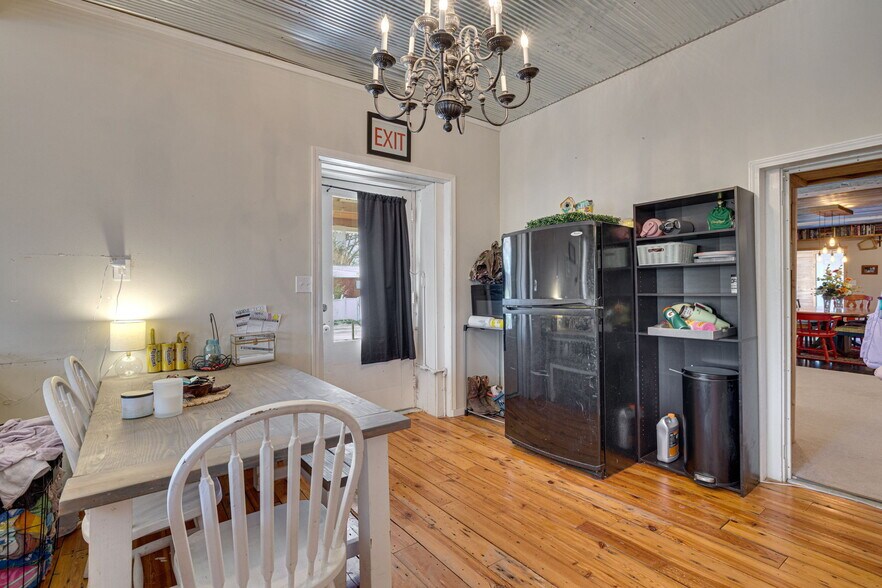 More Photos Of 305 N Main St, Ste Genevieve Storefront Retail Residential For Sale