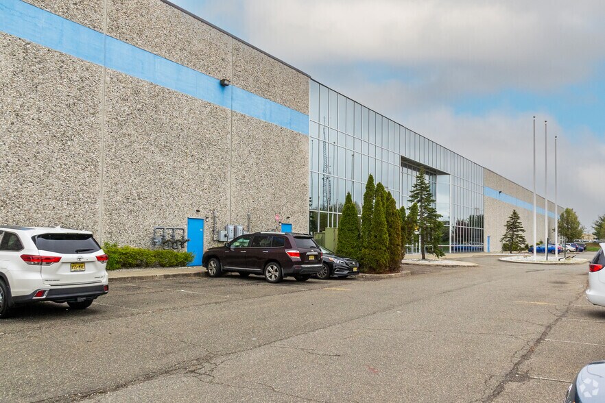 More Photos Of 2600 Main Street Extension, Sayreville Warehouse For Lease