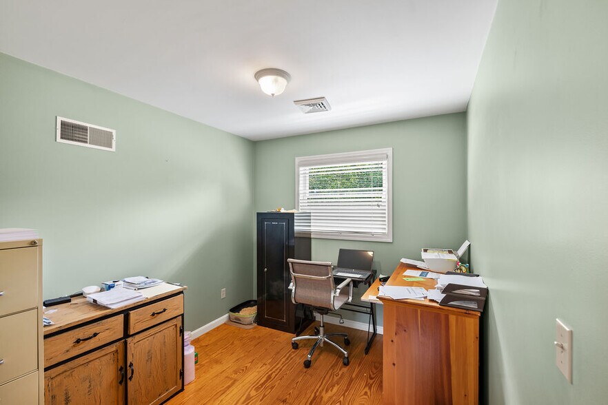 More Photos Of 40 Hospital Rd, Gettysburg Hotel For Sale