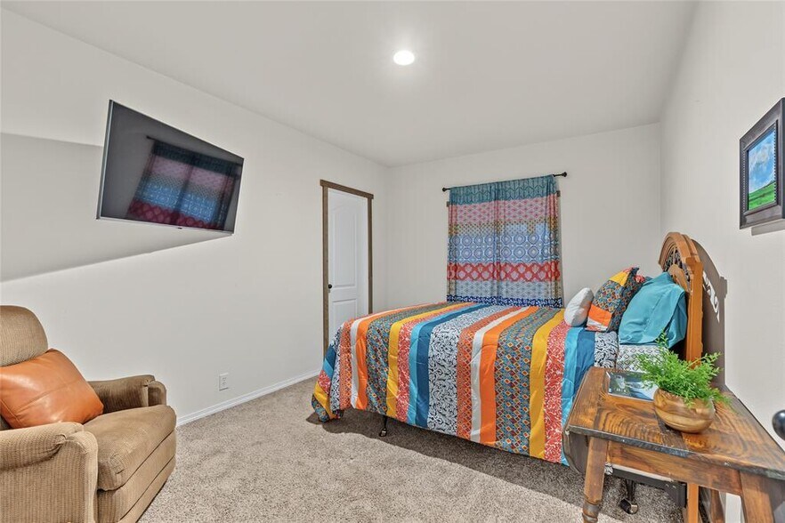 More Photos Of 7000 Browns Meadow Rd, Niarada Multifamily For Sale