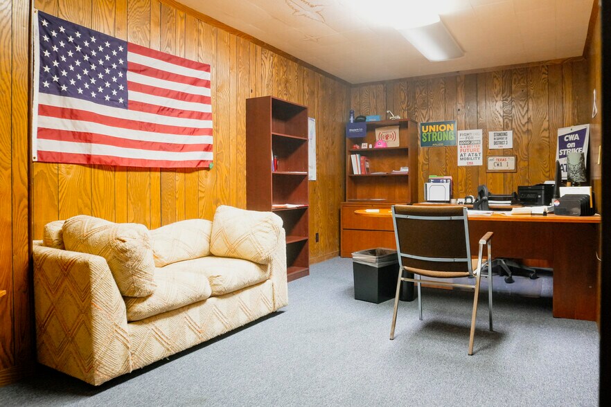 More Photos Of 1210 S Staples St, Corpus Christi Office For Sale