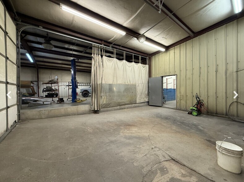 More Photos Of 910 51st Ave N, Nashville Auto Repair For Sale