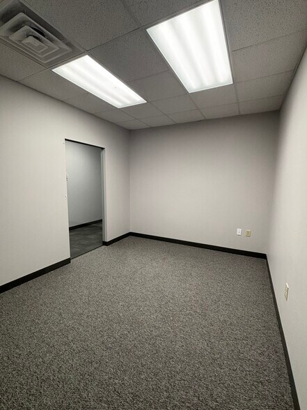 More Photos Of 12 Resnik Rd, Plymouth Light Manufacturing For Lease