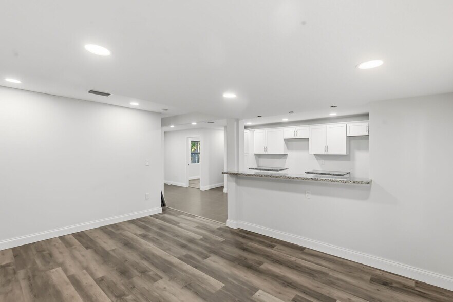 More Photos Of 2726 6th Ave W, Bradenton Serviced Offices For Sale