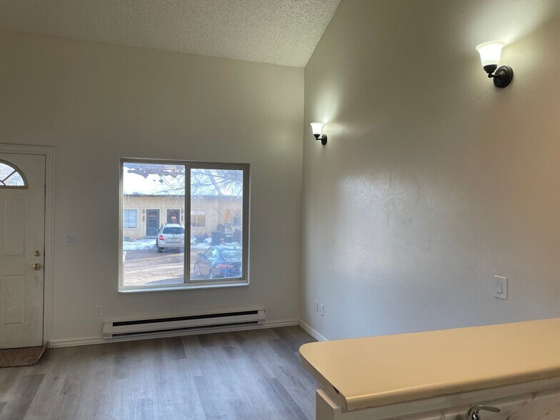 More Photos Of 129 Wellington St, Fountain Apartments For Sale