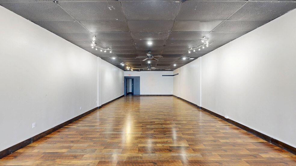 More Photos Of 274 Eastchester Dr, High Point Unknown For Lease