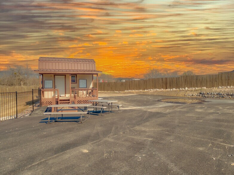 More Photos Of 17535 FM 2755, Lavon Trailer Camper Park For Sale