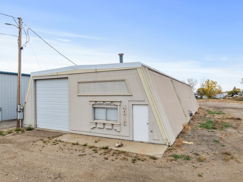 More Photos Of 4015 11th Ave SE, Minot Service For Sale