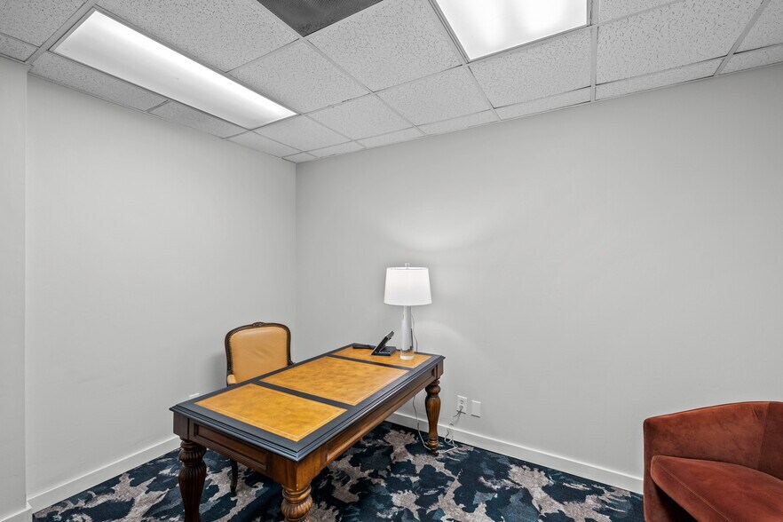 More Photos Of 325 Candler Rd, Atlanta Coworking Space