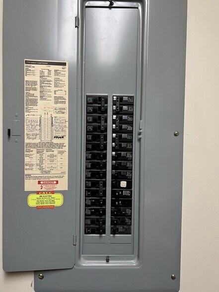 More Photos Of 6371 Kittyhawk Dr, Huber Heights Medical For Lease