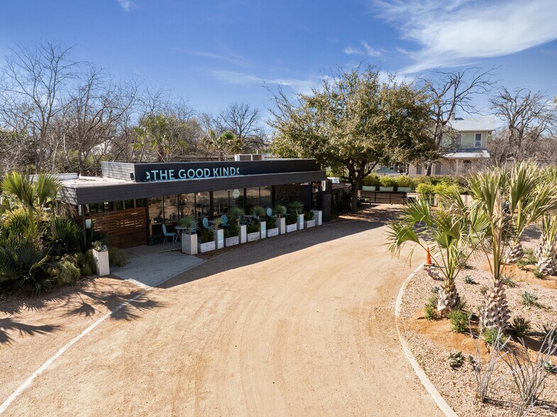 More Photos Of 1127 S St Marys St, San Antonio Restaurant For Sale