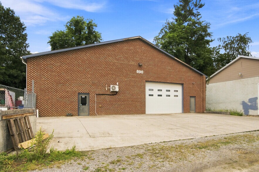 More Photos Of 890 Roanoke St, Christiansburg Warehouse For Lease