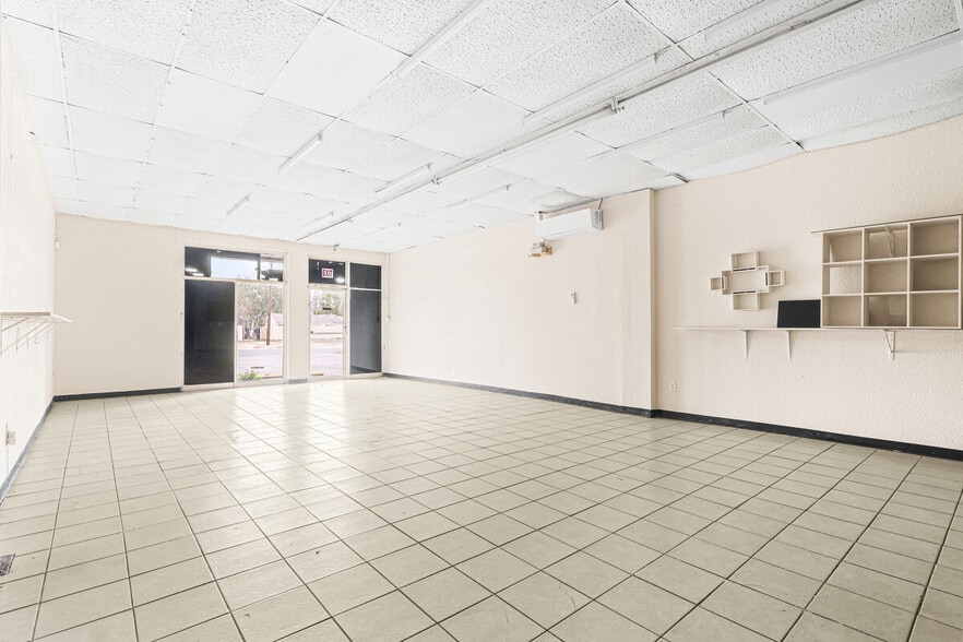 More Photos Of 3117-3121 Blanco Rd, San Antonio Freestanding For Lease