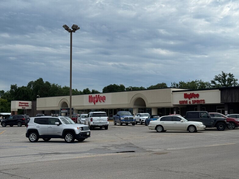 More Photos Of 632-670 S Oak St, Iowa Falls Unknown For Lease