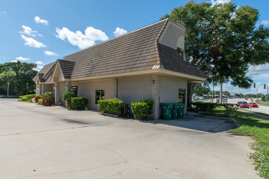 More Photos Of 300 E New Haven Ave, Melbourne Office For Sale