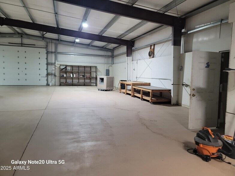 More Photos Of 8282 W Sandy Ln, Arizona City Warehouse For Sale