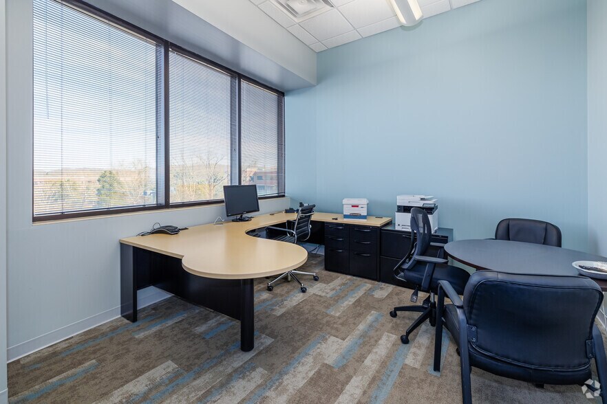 More Photos Of 2095 Lakeside Centre Way, Knoxville Office For Lease