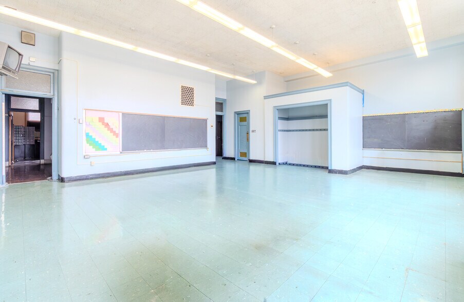 More Photos Of 747 Wallace Ave, Pittsburgh Land For Sale