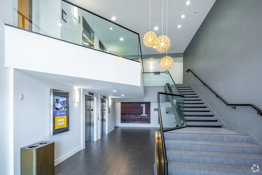 More Photos Of 1 Harbor Dr, Sausalito Unknown For Lease