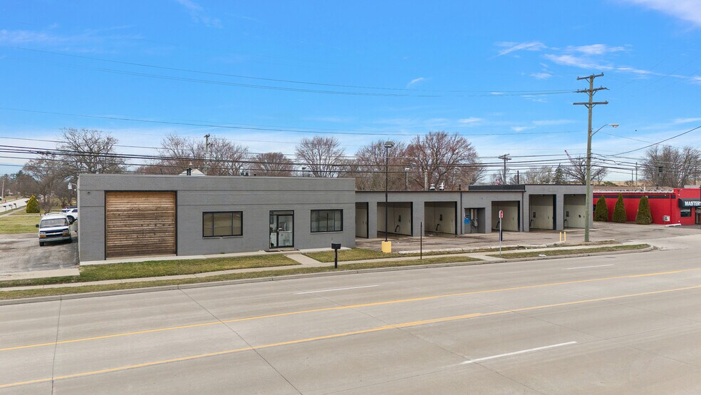 More Photos Of 30201 Little Mack Ave, Roseville Warehouse For Sale