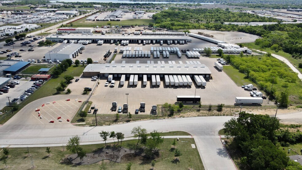 More Photos Of 5101 Village Creek Rd, Fort Worth Truck Terminal For Lease