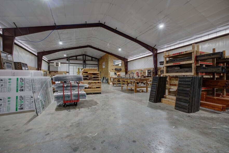 More Photos Of 14079 SW Commercial Loop Rd, Terrebonne Warehouse For Sale