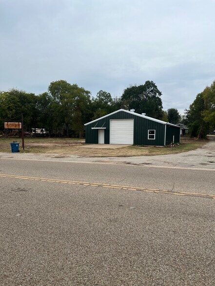 More Photos Of 304 W Tyler St, Athens Warehouse For Sale