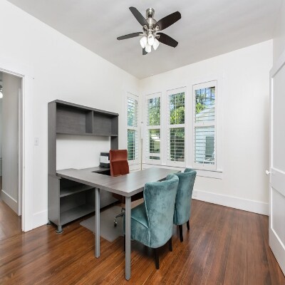 More Photos Of 711 W Main St, Fredericksburg Office For Lease